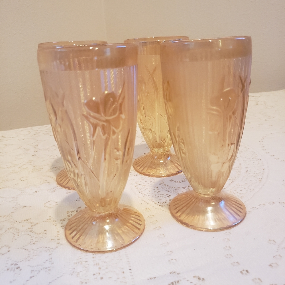 Jeannette Glass Iris Herringbone Iridescent 4 glasses vintage